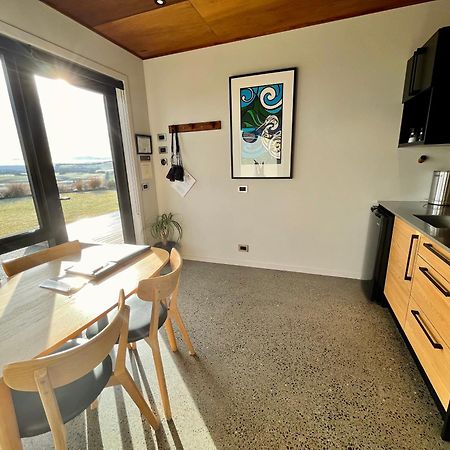 Fiordland Eco-Retreat -- Panoramic Views -- Hot Tub Villa Te Anau Exteriör bild