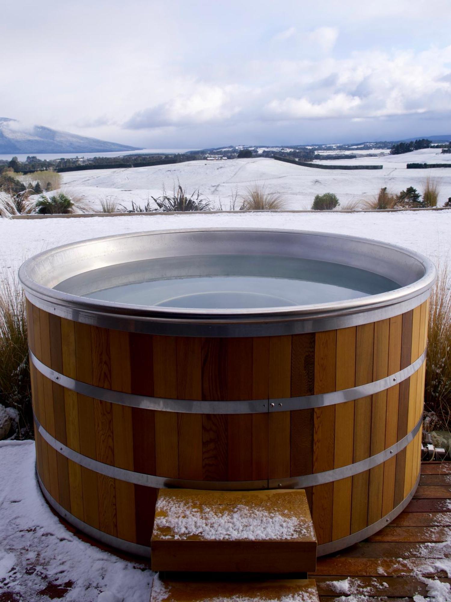 Fiordland Eco-Retreat -- Panoramic Views -- Hot Tub Villa Te Anau Exteriör bild