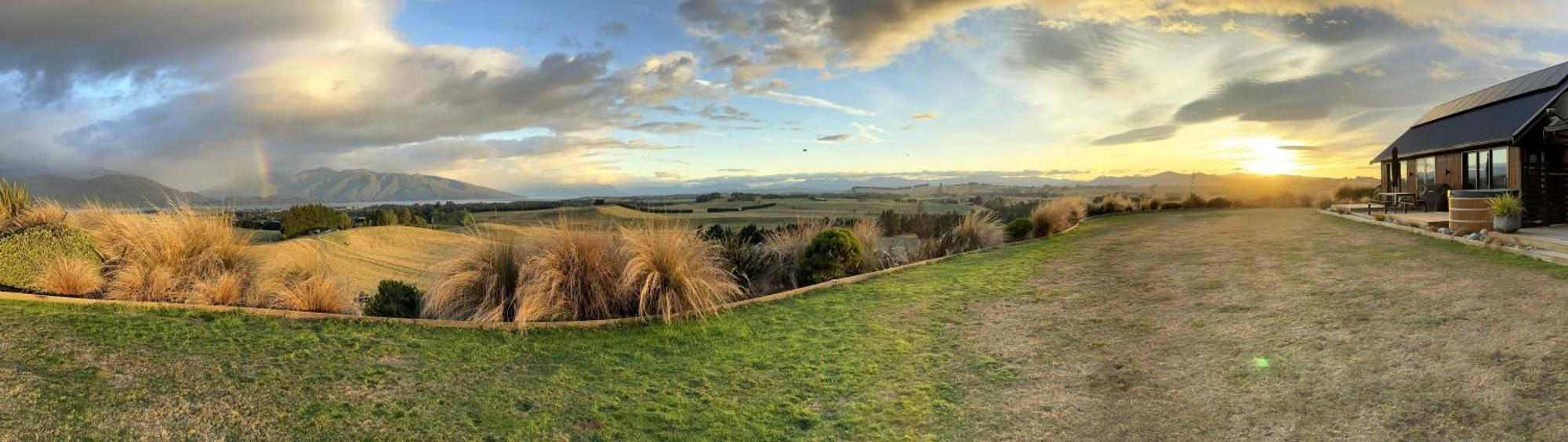 Fiordland Eco-Retreat -- Panoramic Views -- Hot Tub Villa Te Anau Exteriör bild
