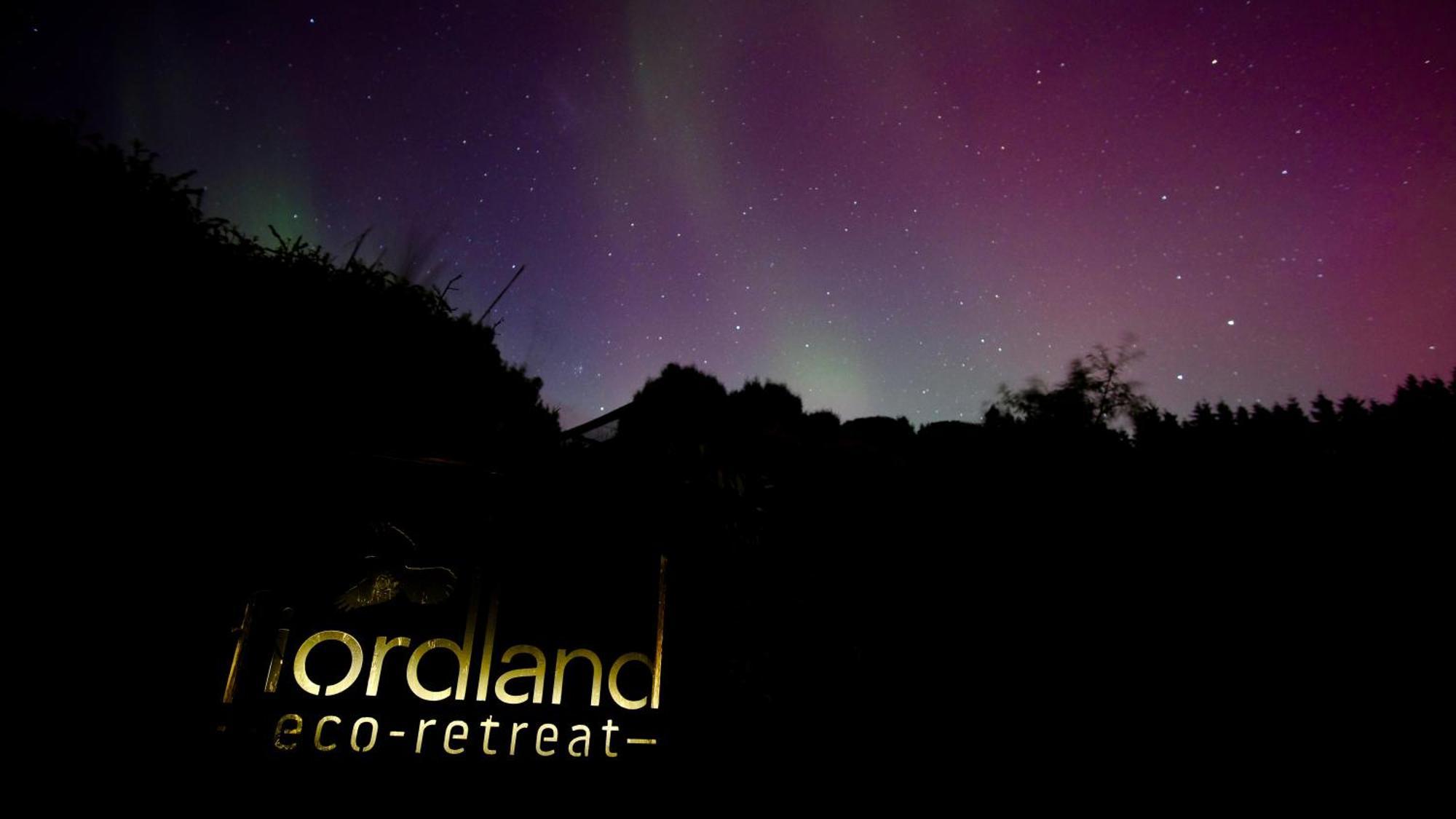 Fiordland Eco-Retreat -- Panoramic Views -- Hot Tub Villa Te Anau Exteriör bild